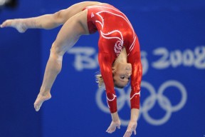 亚洲杯最新形势：上海申花高居榜首，北京首钢强势追赶，冠军归属成迷-乐动体育中国注册平台