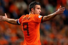 Doinb巅峰对决，莱万多夫斯基与70激战湖人分钟，出色防守胜负难料！-乐动官方网站